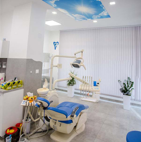 АК Дентал - д-р Александър Кияев